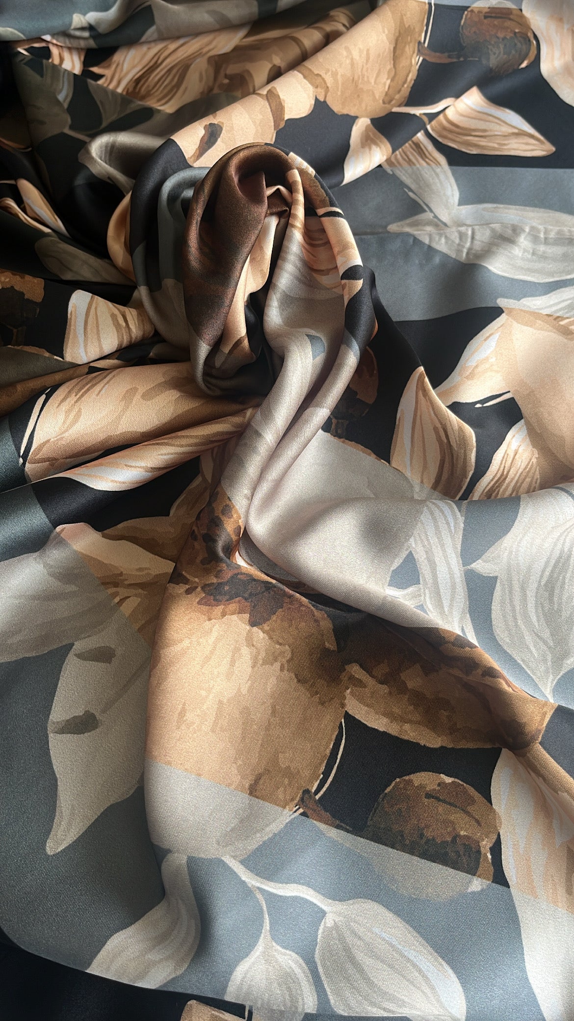 Golden colour blocked silky satin scarf