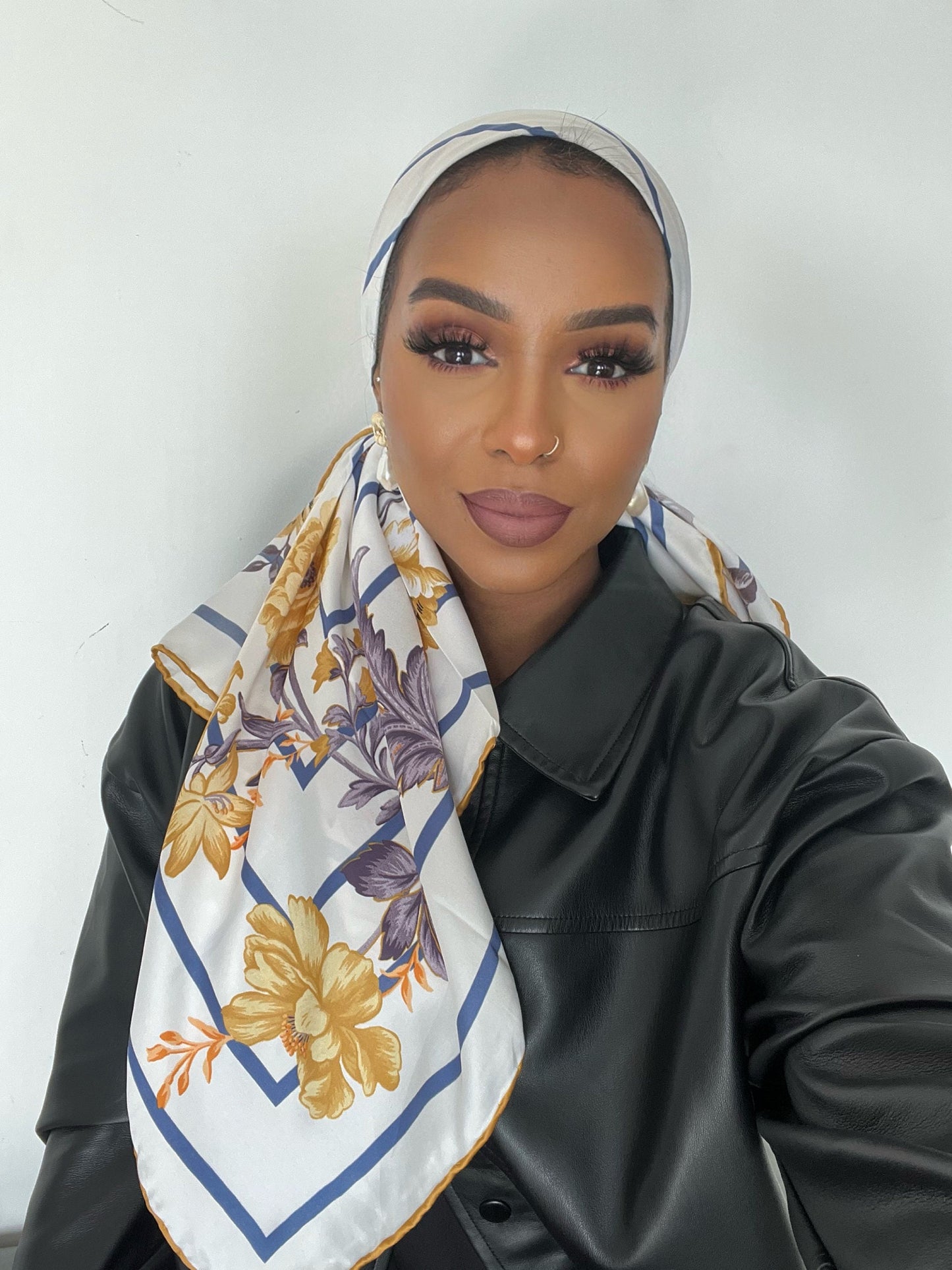 Floral printed scarf available in 5 colours