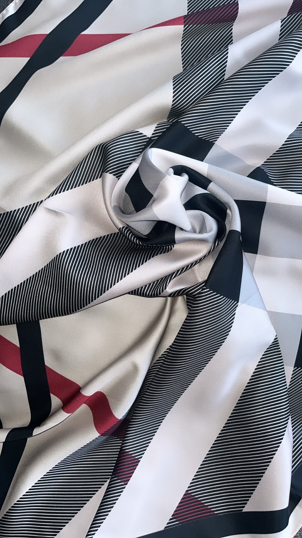 Satin scarf Burberry style